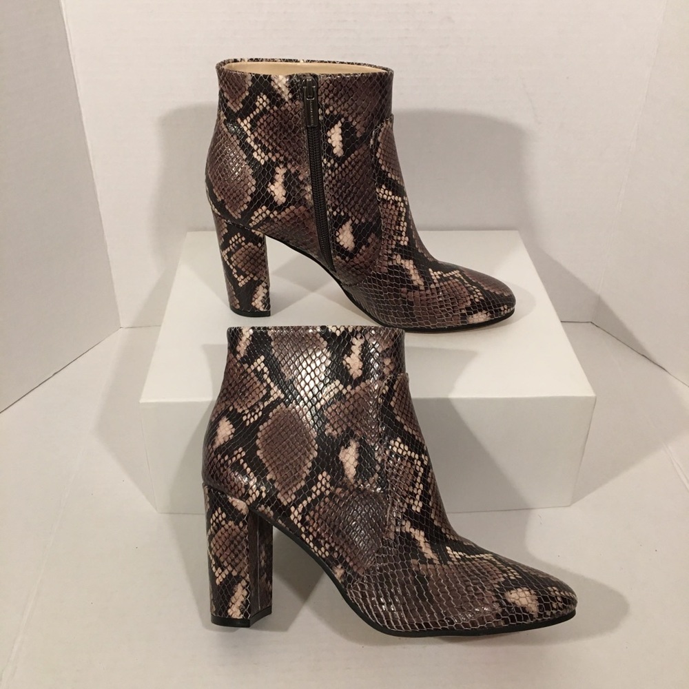 New Vince CAMUTO Leather Ankle Boots